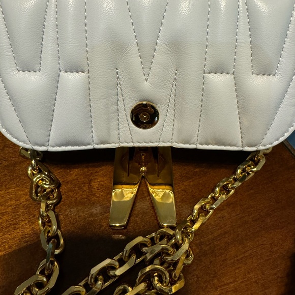 White  Moschino calfskin mini bag finished with refined matelasse quilting NWT - Picture 6 of 9